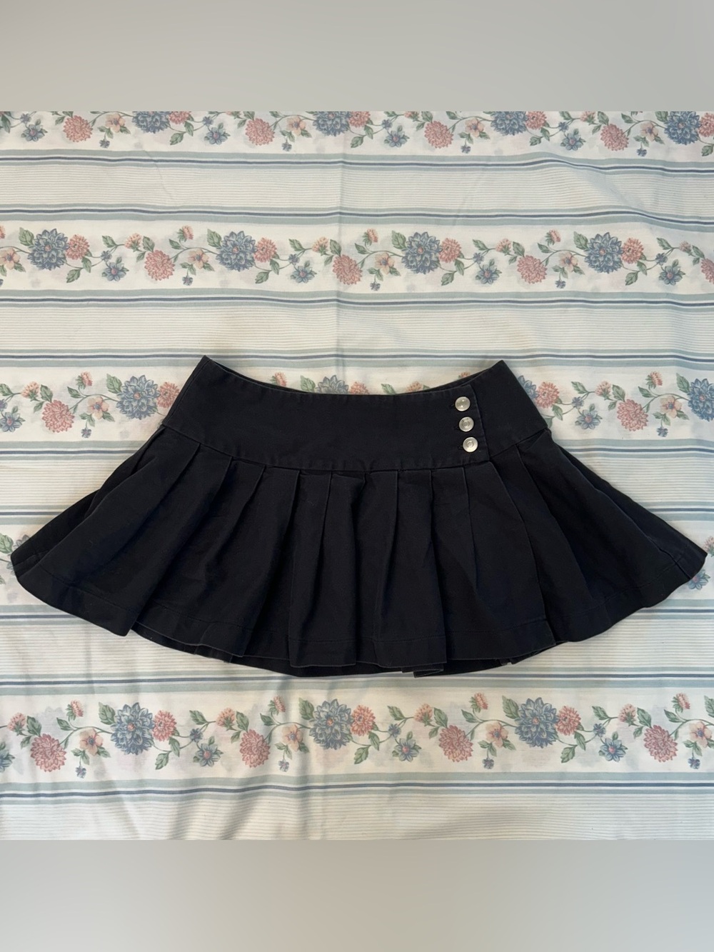 Y2K Grunge Punk Black Pleated Button Micro Mini Skirt by Forever 21